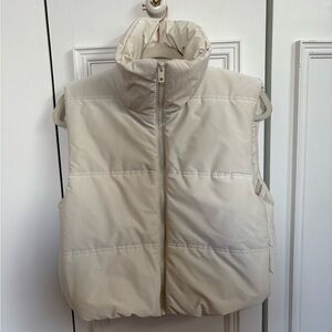 CROPPED PUFFER VEST!